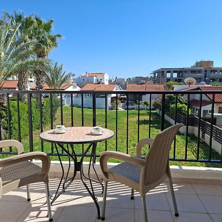 Apartment In Kato Pafos & 10 Min To Venus Beach Екстер'єр фото