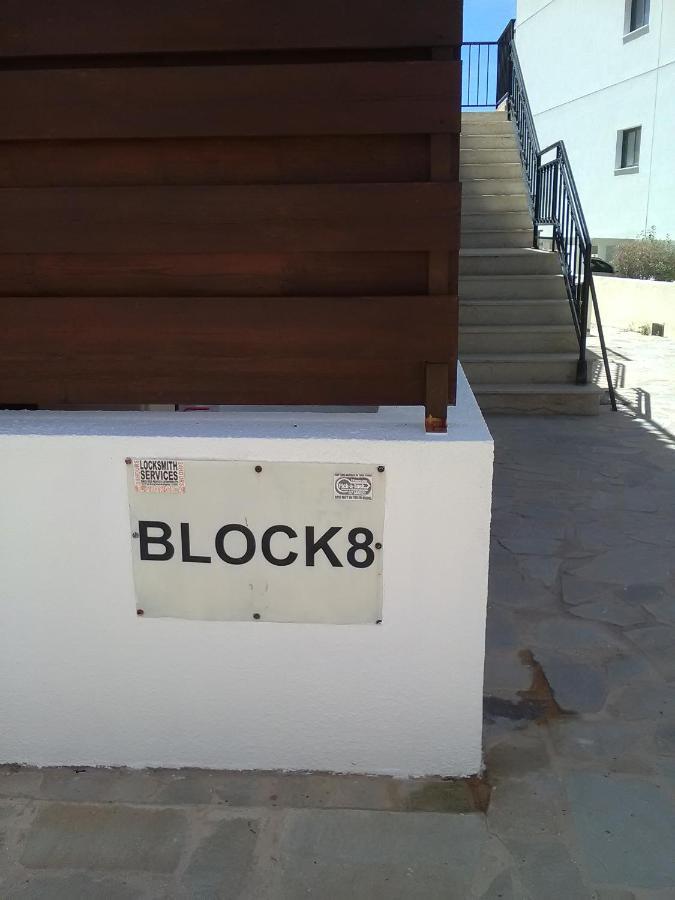 Apartment In Kato Pafos & 10 Min To Venus Beach Екстер'єр фото
