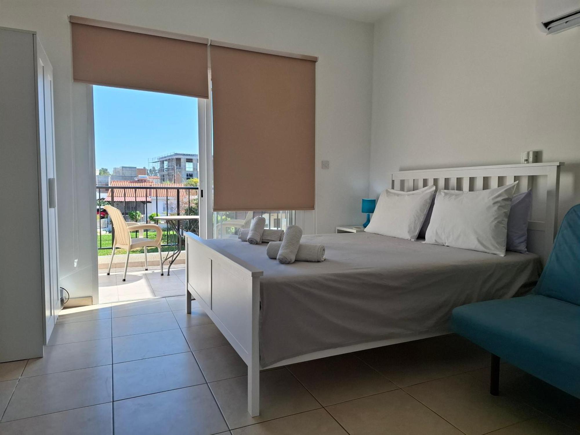 Apartment In Kato Pafos & 10 Min To Venus Beach Екстер'єр фото
