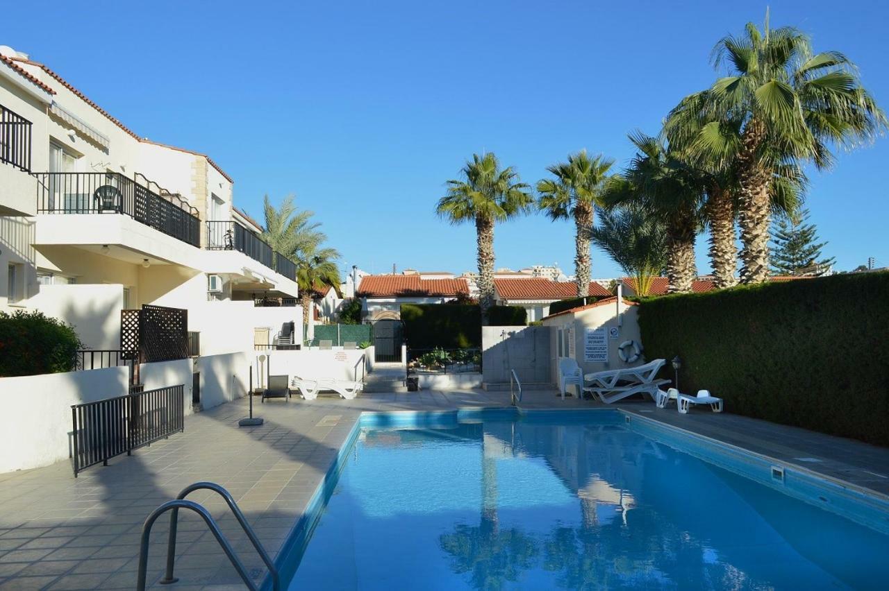 Apartment In Kato Pafos & 10 Min To Venus Beach Екстер'єр фото
